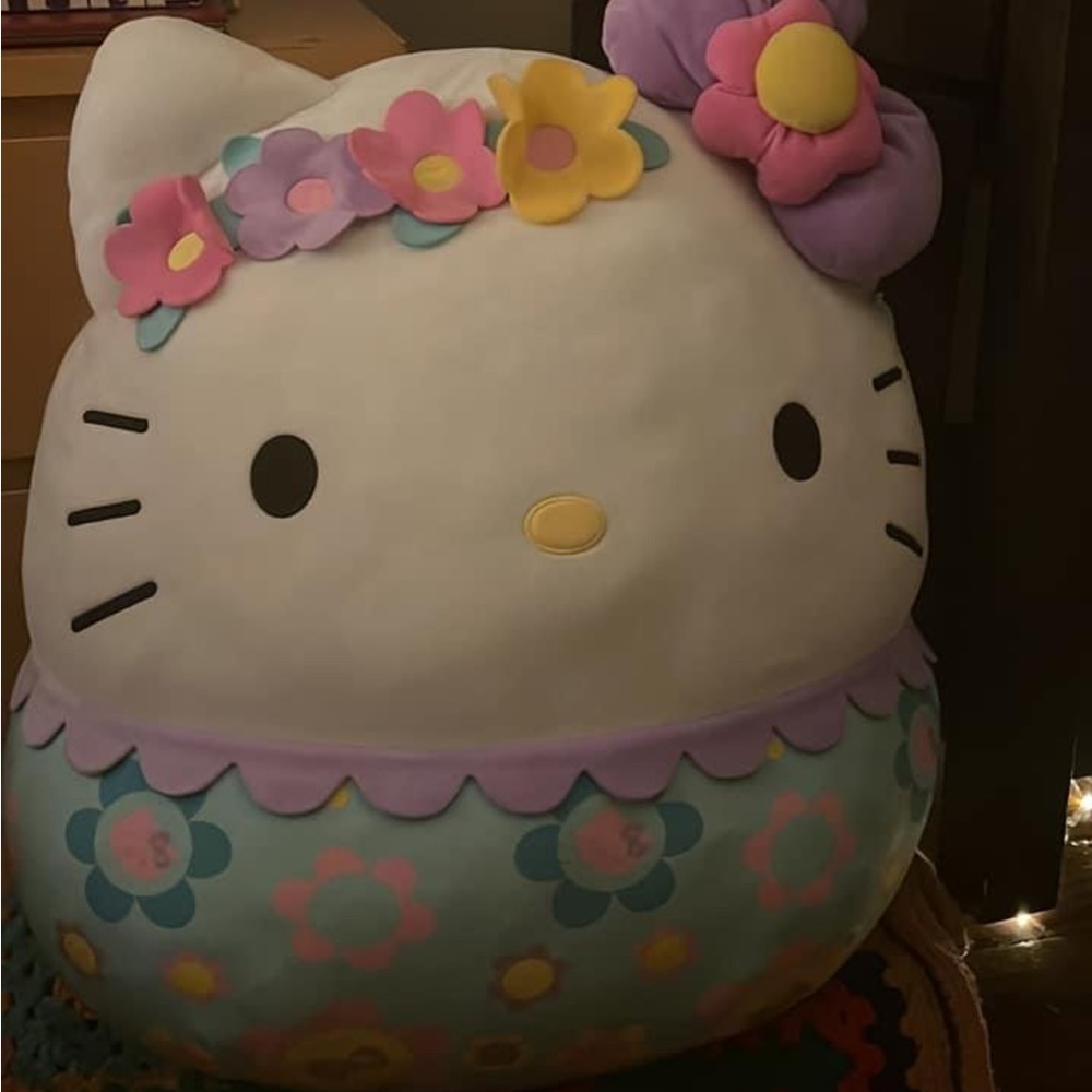 Jumbo Hello Kitty Exclusive Squishmallow 32” Rare